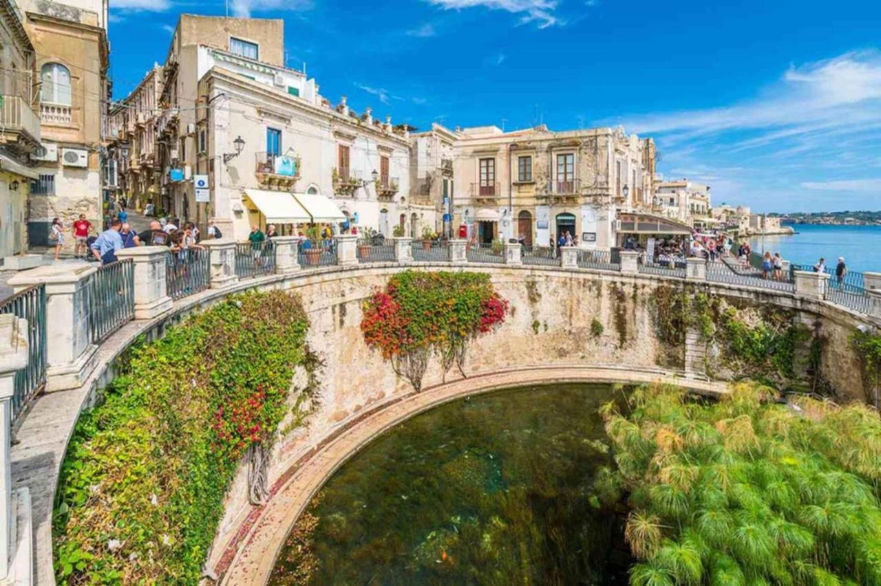 Ortigia Sunset Apartments - Xenia Sicily Villas Συρακούσες Εξωτερικό φωτογραφία